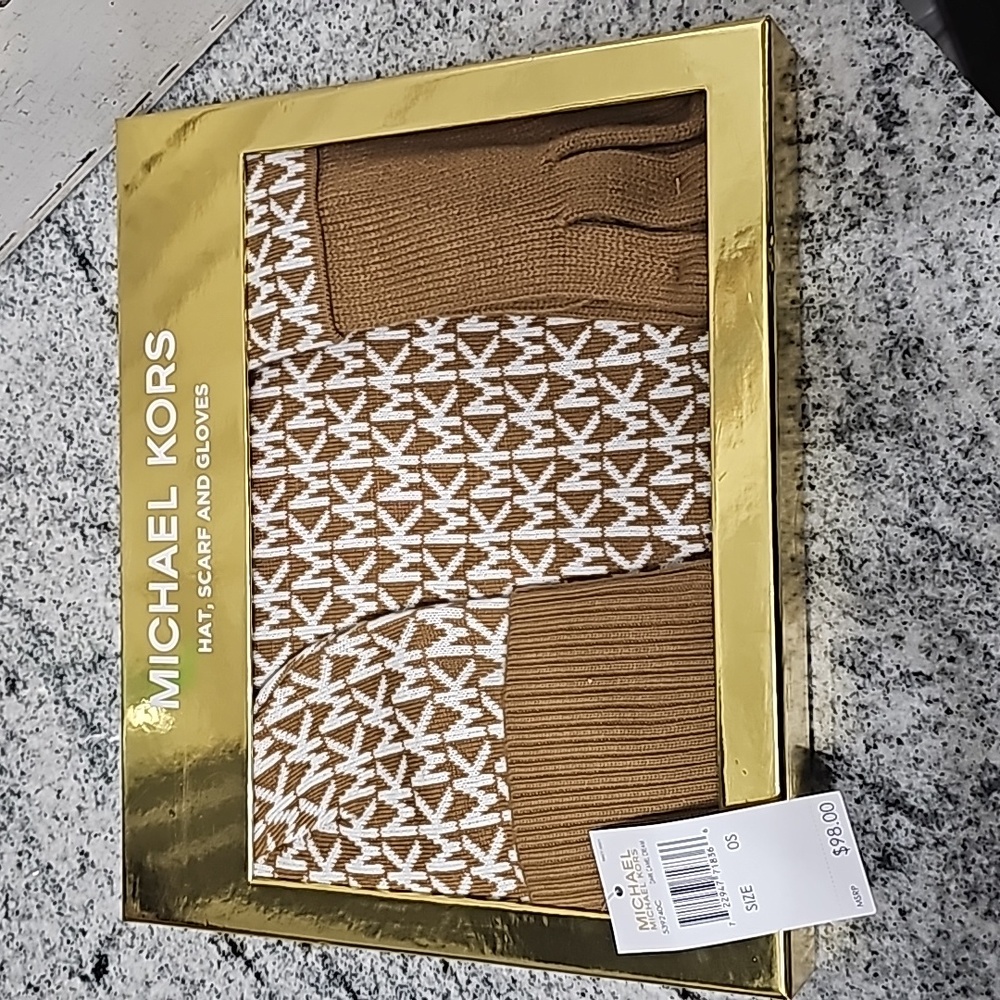 Michael Kors Knit 3 piece Set Hat Scarf Gloves bundle
